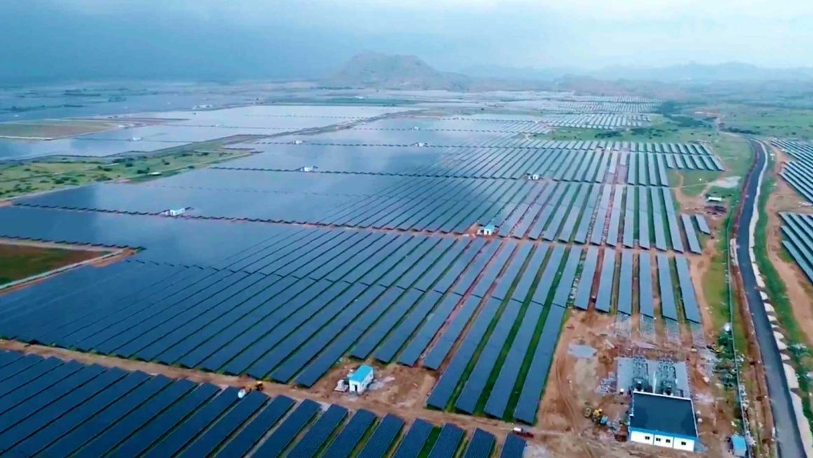 Worlds Largest Solar Farms Pandabode Blog